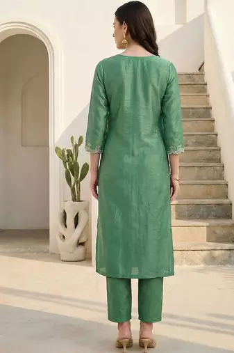 Women Ethnic Motifs Embroidered Regular Thread Work Kurta with Trousers & With Dupatta