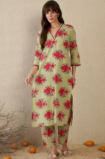 Women Floral Printed Regular Pure Cotton Kurta with Trousers