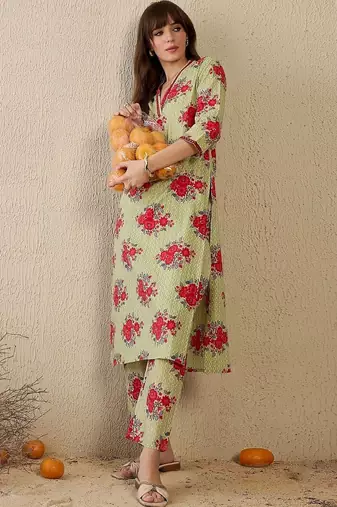Women Floral Printed Regular Pure Cotton Kurta with Trousers