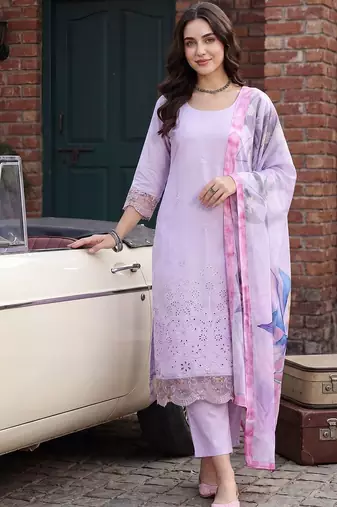 Women Floral Embroidered Regular Thread Work Kurta with Trousers & With Dupatta