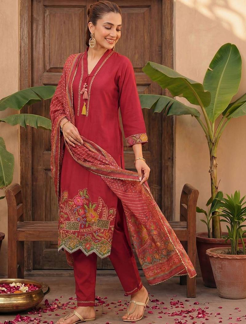Women Ethnic Motifs Embroidered Regular Gotta Patti Kurta with Trousers & With Dupatta