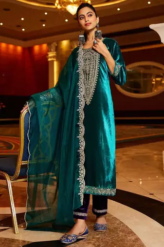 Women Ethnic Motifs Embroidered Regular Sequinned Velvet Kurta with Trousers & With Dupatta