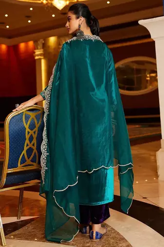 Women Ethnic Motifs Embroidered Regular Sequinned Velvet Kurta with Trousers & With Dupatta