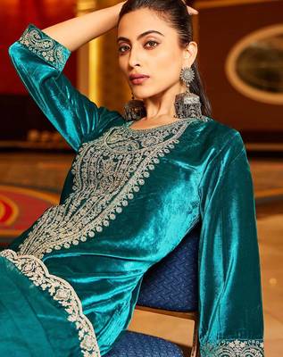 Women Ethnic Motifs Embroidered Regular Sequinned Velvet Kurta with Trousers & With Dupatta 5