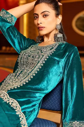 Women Ethnic Motifs Embroidered Regular Sequinned Velvet Kurta with Trousers & With Dupatta