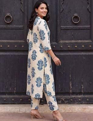 Women Floral Printed Regular Pure Cotton Kurta with Trousers 2
