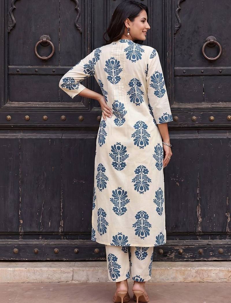 Women Floral Printed Regular Pure Cotton Kurta with Trousers