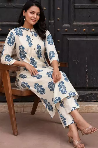 Women Floral Printed Regular Pure Cotton Kurta with Trousers
