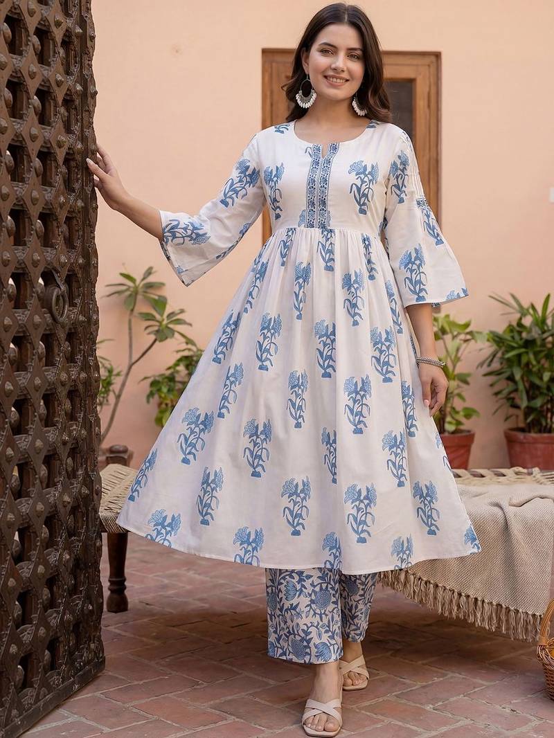 Women Floral Printed Tiered Pure Cotton Kurta with Trousers