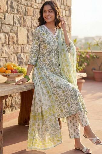 Women Floral Printed Empire Pure Cotton Kurta with Trousers & With Dupatta