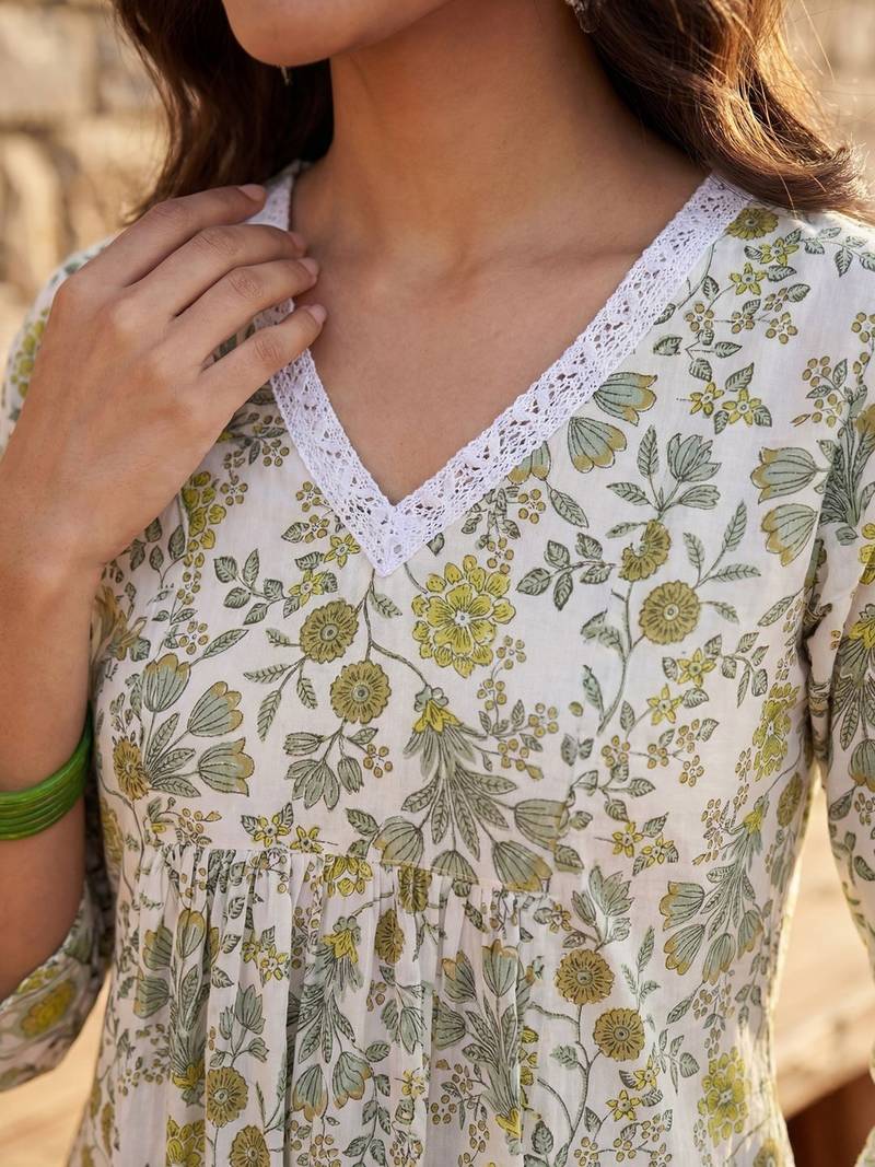 Women Floral Printed Empire Pure Cotton Kurta with Trousers & With Dupatta
