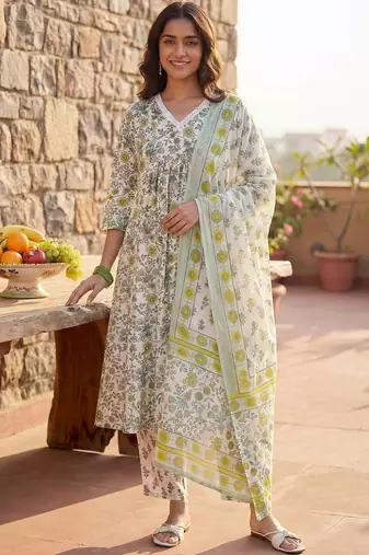 Women Floral Printed Empire Pure Cotton Kurta with Trousers & With Dupatta