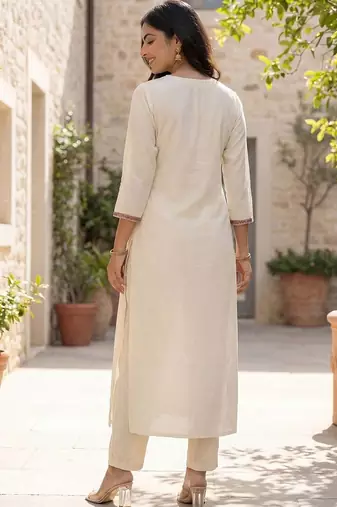 Women Embroidered Regular Thread Work Liva Kurta with Trousers