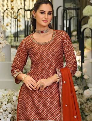 Women Regular Thread Work Kurta with Palazzos & With Dupatta 5