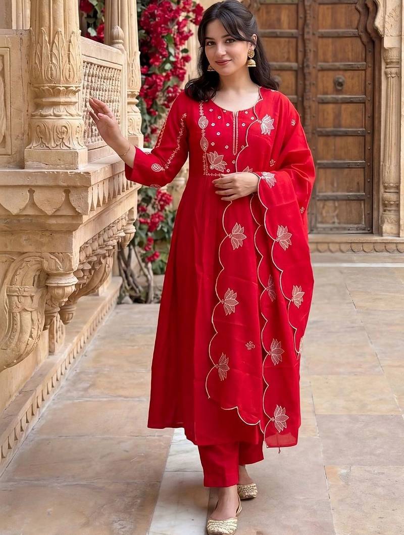 Women Ethnic Motifs Embroidered Regular Mirror Work Kurta with Trousers & With Dupatta