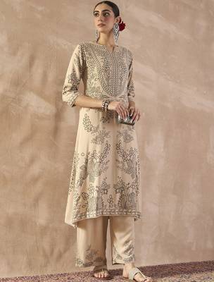 Women Ethnic Motifs Printed Regular Sequinned Kurta with Trousers 2