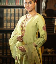 Floral Printed Thread Work Straight Kurta With Trousers & With Dupatta