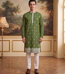 Mens green silk blend solid embroidered kurta with trouser