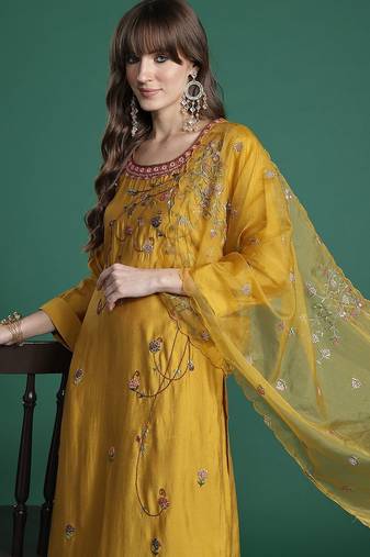Floral Embroidered Thread Work Kurta with Trousers & With Dupatta