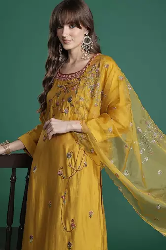 Floral Embroidered Thread Work Kurta with Trousers & With Dupatta