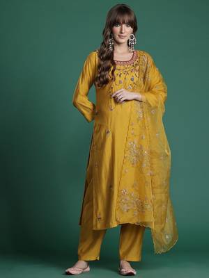 Floral Embroidered Thread Work Kurta with Trousers & With Dupatta 5