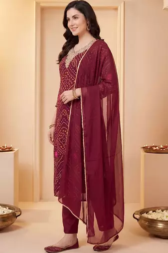 Women Bandhani Printed Regular Thread Work Kurta with Trousers & With Dupatta