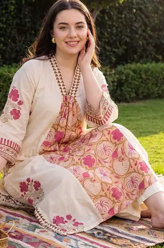 Women Floral Printed Empire Pure Cotton Kurta with Trousers