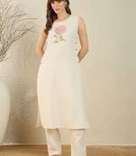 Women Floral Embroidered Regular Thread Work Kurta with Trousers