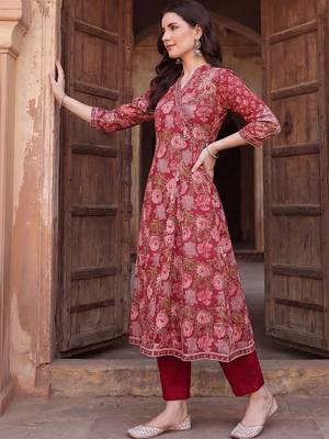Women Floral Printed Regular Pure Cotton Kurta with Trousers & With Dupatta 6