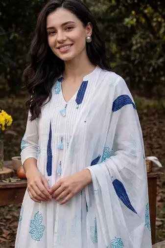 Women Ethnic Motifs Printed Regular Pure Cotton Kurta with Trousers & With Dupatta
