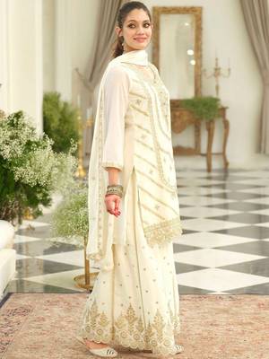 Floral Embroidered Thread Work Kurta With Palazzos & Dupatta 3