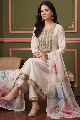 Women Floral Embroidered Regular Thread Work Kurta with Trousers & With Dupatta