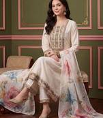 Women Floral Embroidered Regular Thread Work Kurta with Trousers & With Dupatta