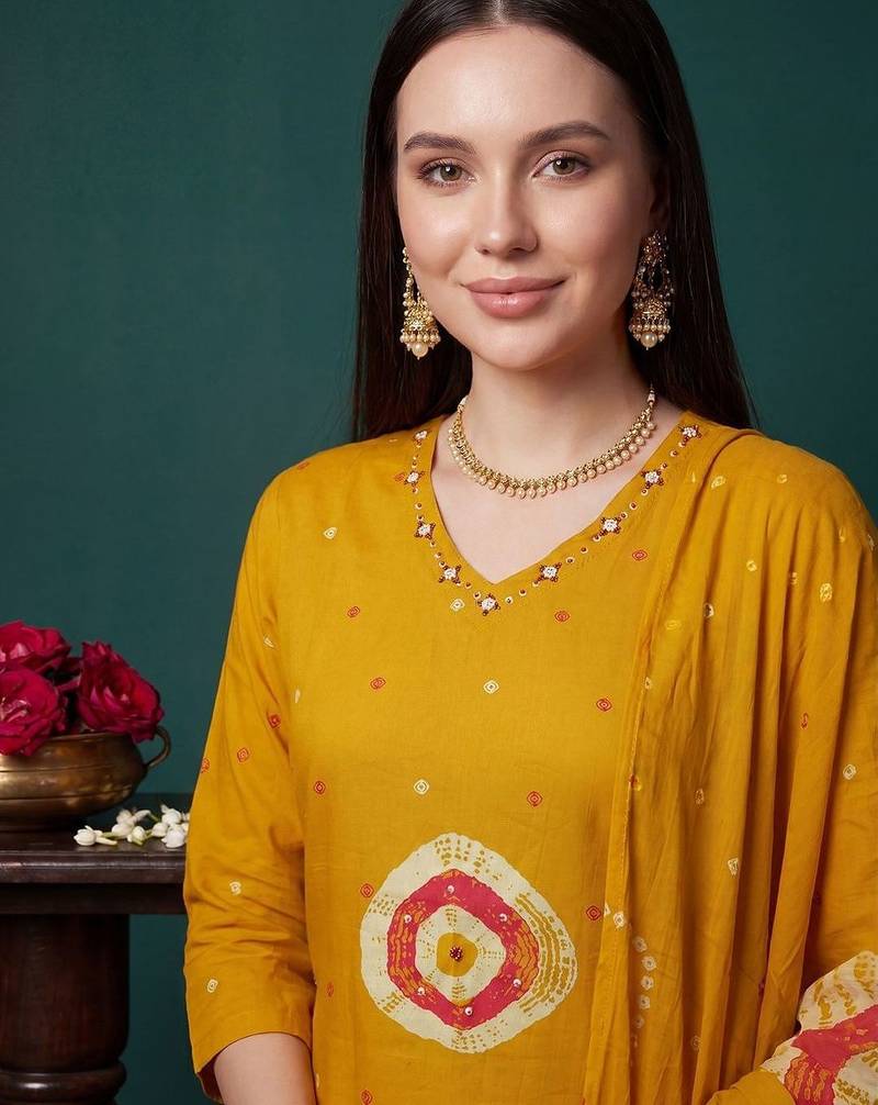 Women Printed Regular Pure Cotton Kurta with Trousers & With Dupatta