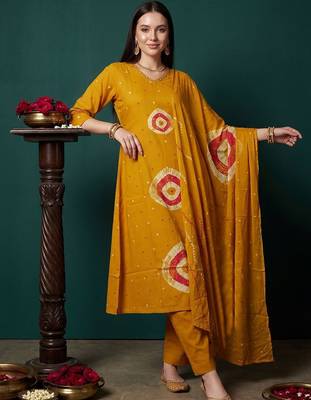 Women Printed Regular Pure Cotton Kurta with Trousers & With Dupatta 6
