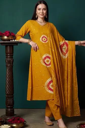 Women Printed Regular Pure Cotton Kurta with Trousers & With Dupatta