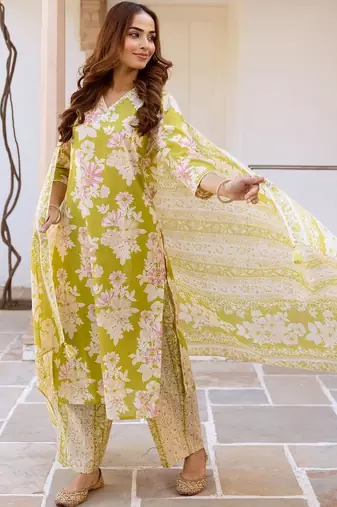 Women Floral Printed Regular Thread Work Pure Cotton Kurta with Trousers & With Dupatta
