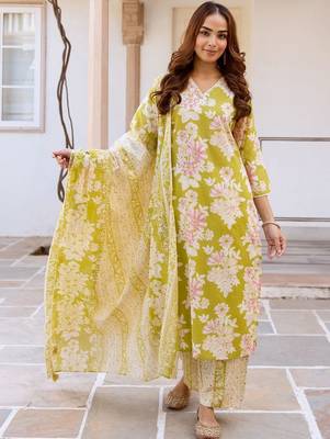 Women Floral Printed Regular Thread Work Pure Cotton Kurta with Trousers & With Dupatta 5