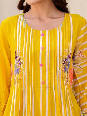 Floral Printed A-Line Pure Cotton Kurta With Trousers 3