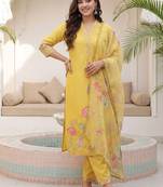 Women Floral Embroidered Regular Thread Work Kurta with Trousers & With Dupatta