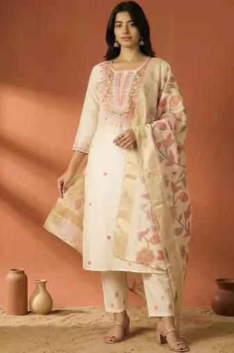 Women Floral Embroidered Regular Thread Work Kurta Set