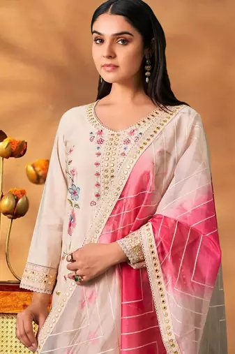 Women Floral Embroidered Regular Mirror Work Kurta with Trousers & With Dupatta