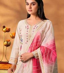 Women Floral Embroidered Regular Mirror Work Kurta with Trousers & With Dupatta