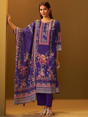 Women Floral Printed Regular Kurta with Trousers & Dupatta 1