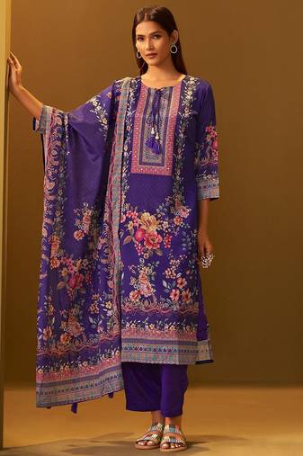 Women Floral Printed Regular Kurta with Trousers & Dupatta