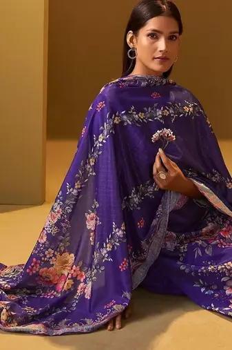 Women Floral Printed Regular Kurta with Trousers & Dupatta
