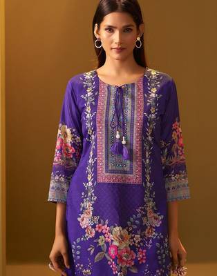 Women Floral Printed Regular Kurta with Trousers & Dupatta 6