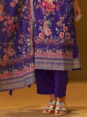 Women Floral Printed Regular Kurta with Trousers & Dupatta 7