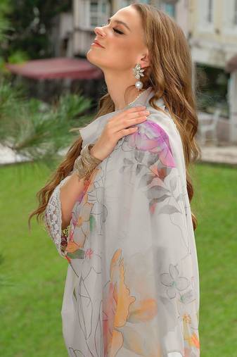 Women Floral Embroidered Kurta with Trousers & Dupatta