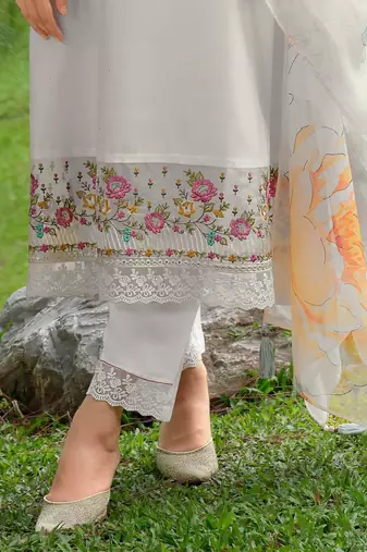 Women Floral Embroidered Kurta with Trousers & Dupatta